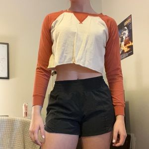 FOREVER 21 CROPPED LONG SLEEVE TEE